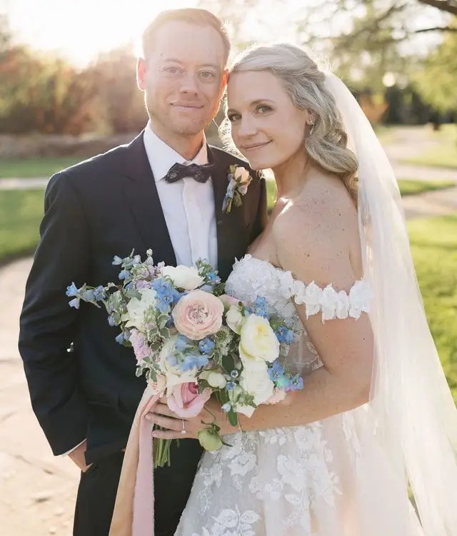 Alyssa & Shane. Mobile Image